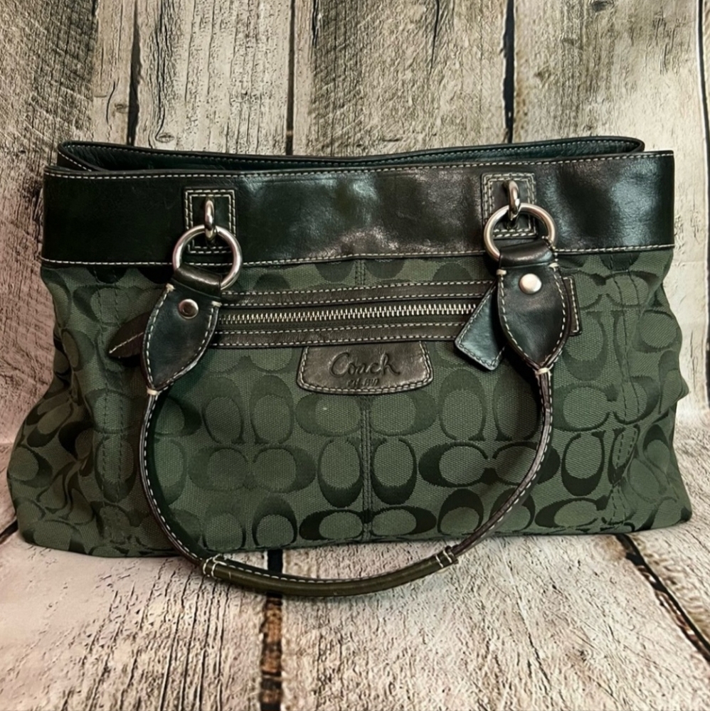🥒 COACH - Y2K shoulder bag